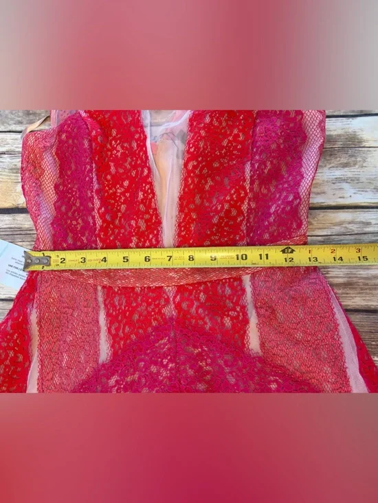 NEW BCBGMaxAzria Red Lace High-Low Tulle Skirt - Picture 8 of 12